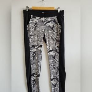 Skinny Silk paneled pants - size 8